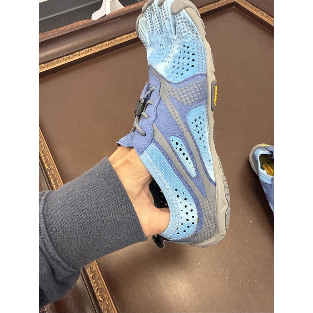 Vibram FiveFingers Women's Light Blue and Purple Toe Shoes - Picture 4 of 7